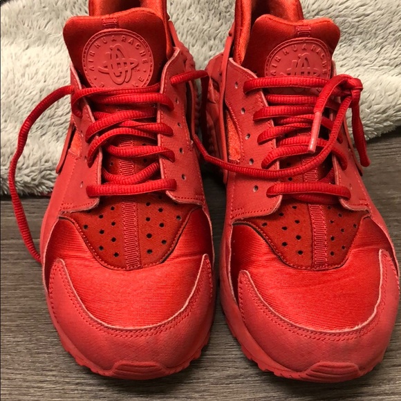 all red nikes
